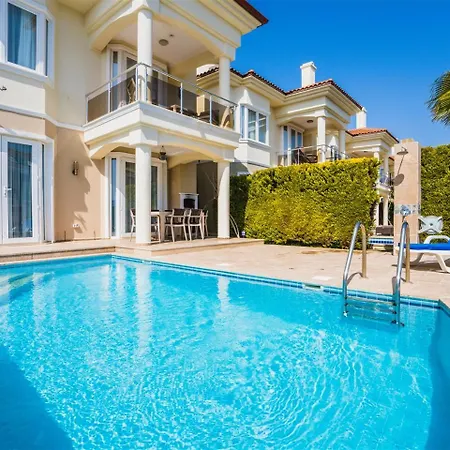 アパートホテル Sunset Aqua Lettings