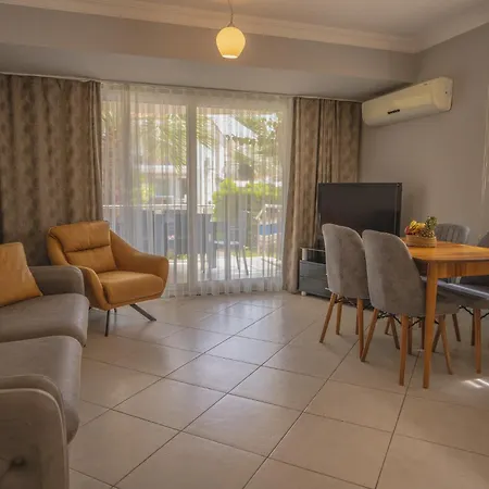 Sunset Aqua Lettings フェティエ