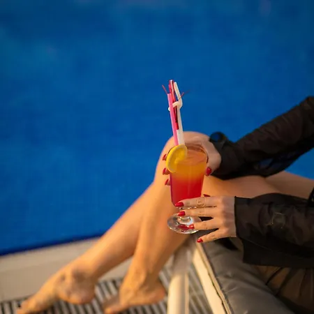 Sunset Aqua Lettings Aparthotel