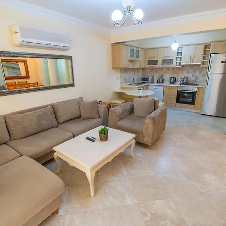 アパートホテル Sunset Aqua Lettings