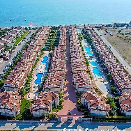 アパートホテル Sunset Aqua Lettings
